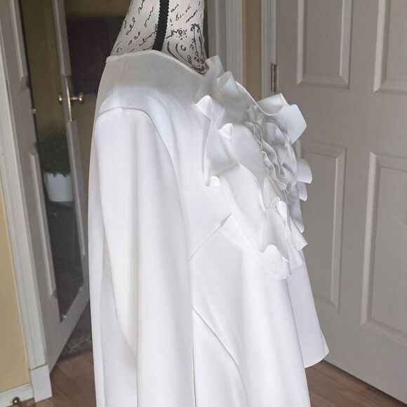 Gracia Elegant White Ruffle Blouse - Picture 6 of 9